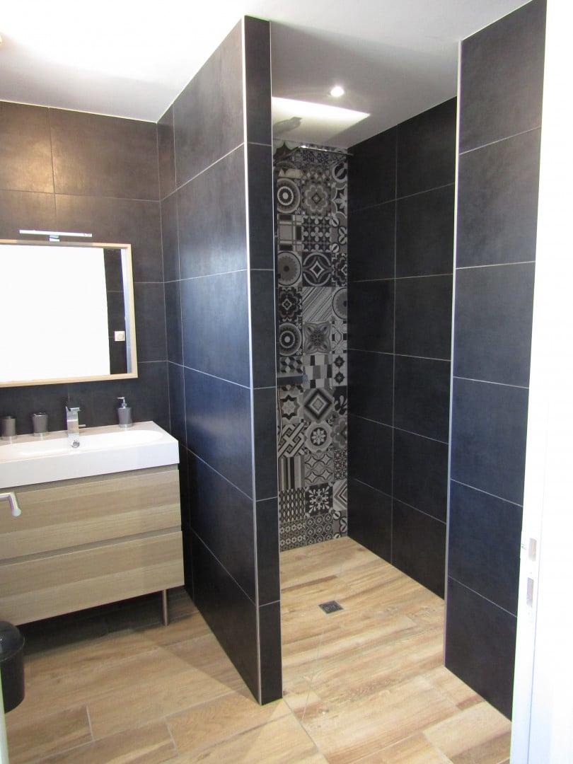 Salle de bains par Design Constructions et Associés